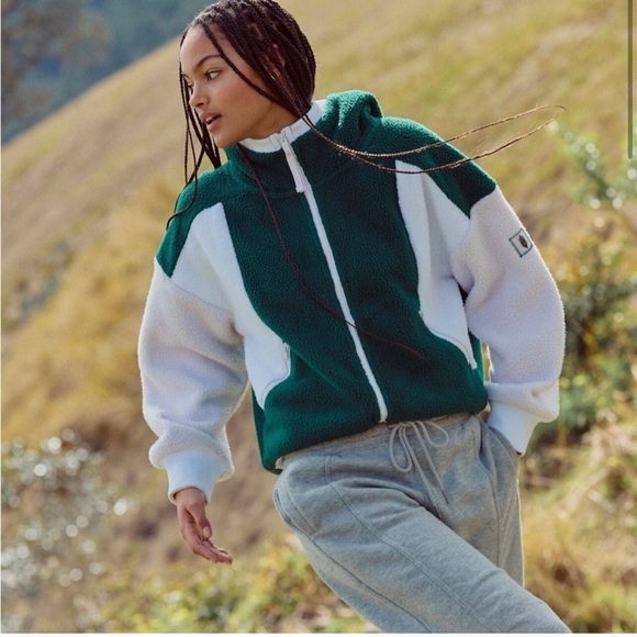 3234. FREE PEOPLE Hit The Slopes hoodie in Evergreen Combo NWT $168